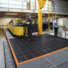 Safety Stance 549 olajálló, törmelékelvezető munkaszőnyeg extrém ipari környezetbe
