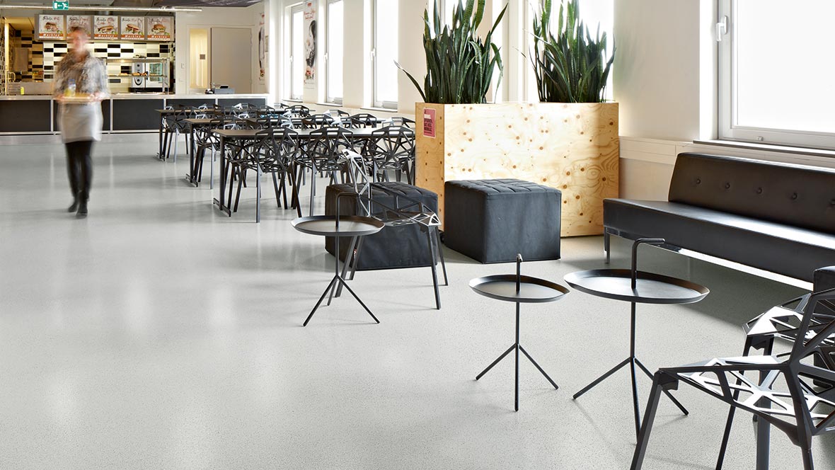 Forbo Solidstep csúszásmentes PVC burkolat